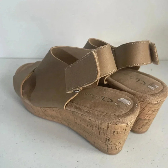 Chinese Laundry Tan Vegan Leather Cork Wedge Sandals Size 9‎ EUC! - Picture 3 of 9